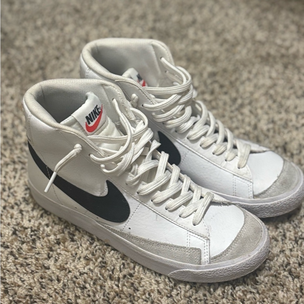 Nike High top blazers, Size 6 Youth/ 8 Womens
